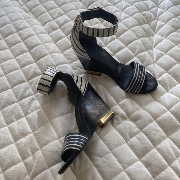 VGUC Tory Burch, Navy and White, wedge high heel. - Picture 2 of 9